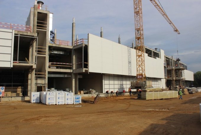 тц грани новосибирск стройка. тц постройки. строится новый торговый центр. конструкции тц. строительство торгового центра.