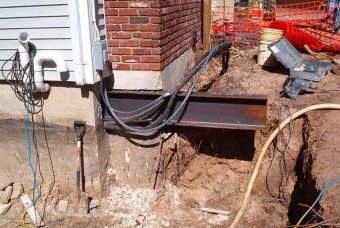 Реконструкция фундамента и стен Реконструкция фундамента и стен